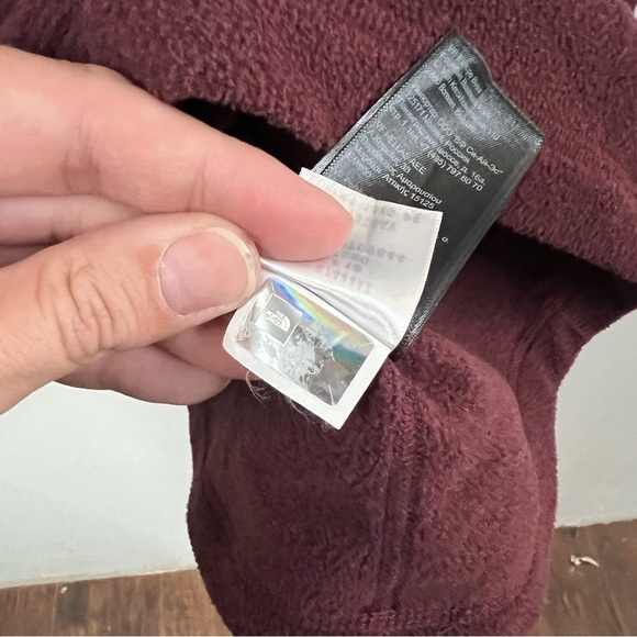 The North Face 1/4 Quarter Zip Fleece Pullover - Picture 12 of 12